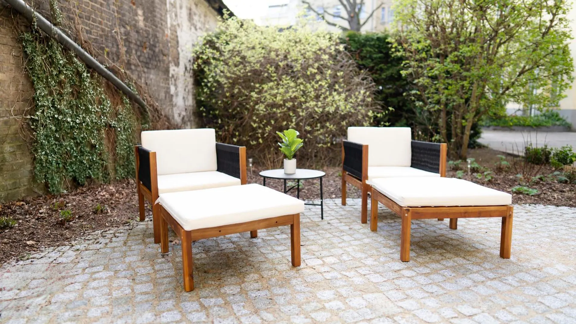 Design Apartment With Garden Berlin